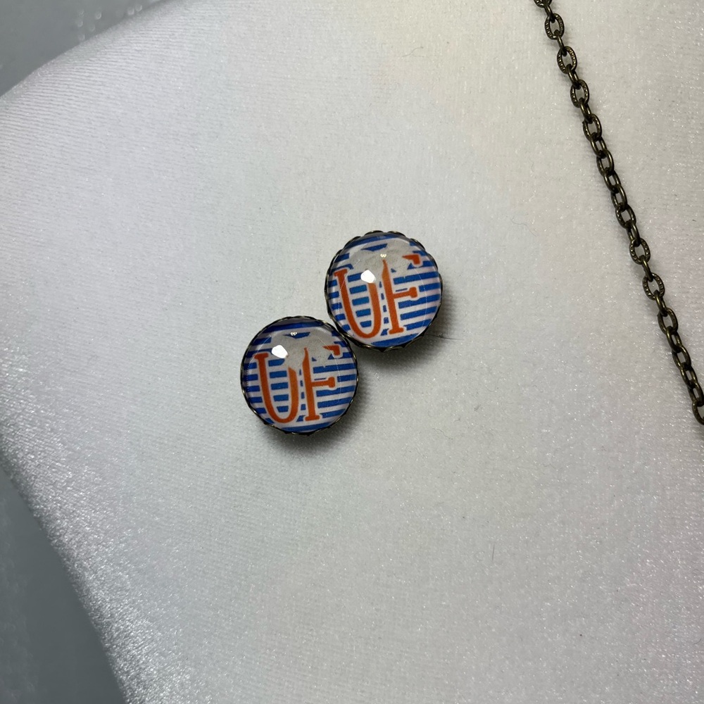Florida Gator Jewelry Necklace Earrings Set - Picture 5 of 5